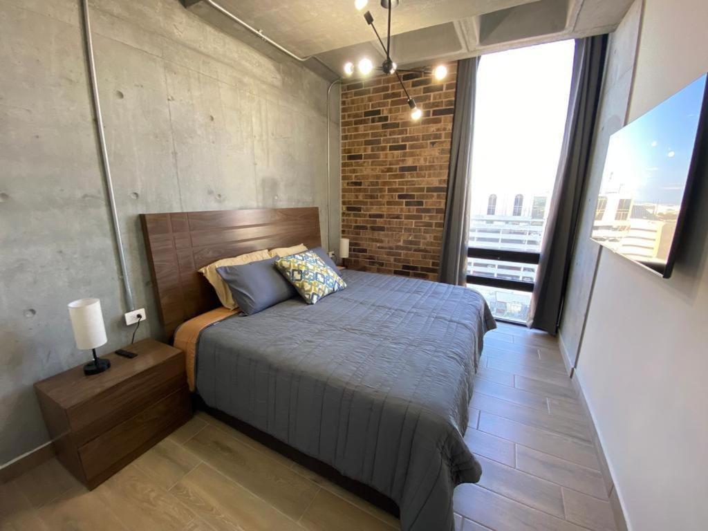 Apartamento Lux 2 Bedroom Apartment, Swimming Pool, Gym And Free Parking Spot In Macro Plaza Area Monterrey