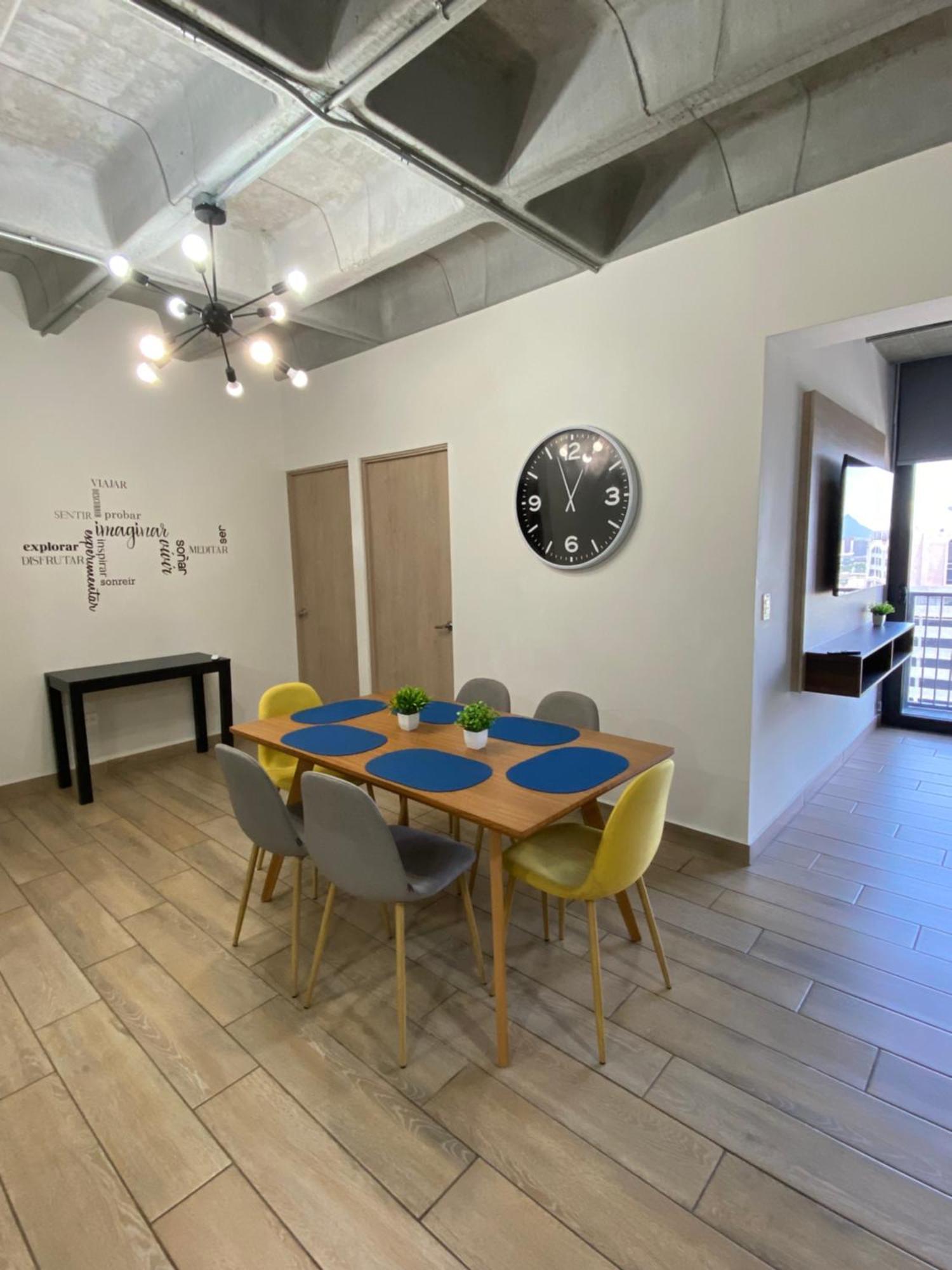 Apartamento Lux 2 Bedroom Apartment, Swimming Pool, Gym And Free Parking Spot In Macro Plaza Area Monterrey